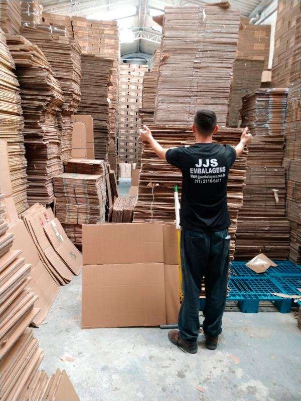 Comprar caixa de papelão usada