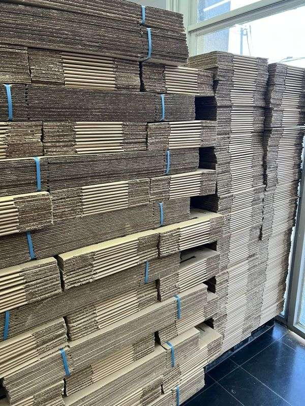 Distribuidor de caixa de papelão